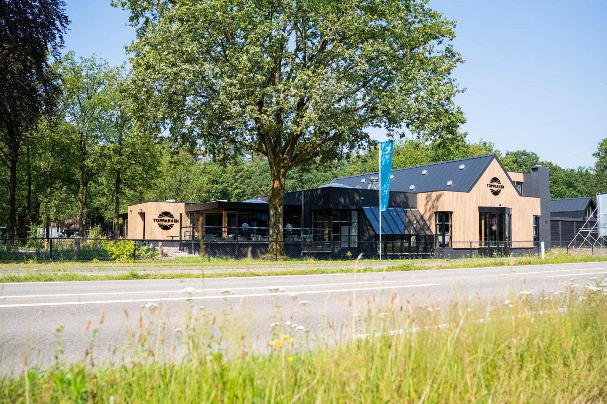 Topparken - Resort De Brabantse Kempen Lage Mierde Exterior photo