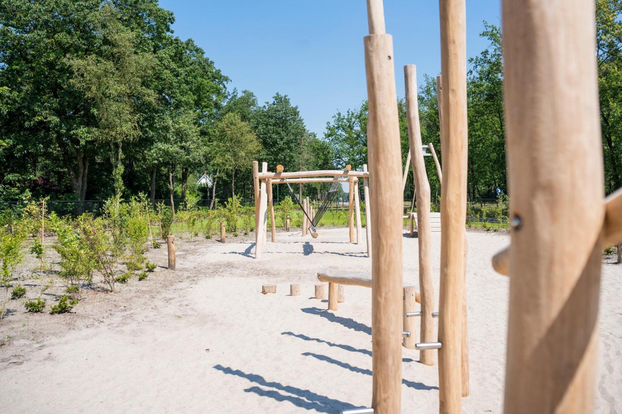 Topparken - Resort De Brabantse Kempen Lage Mierde Exterior photo